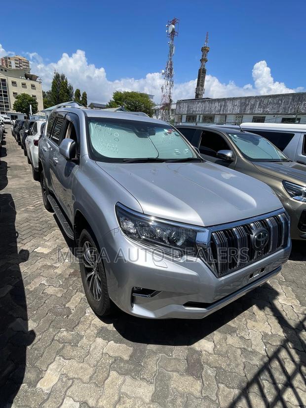 Toyota Land Cruiser Prado 2019 Silver