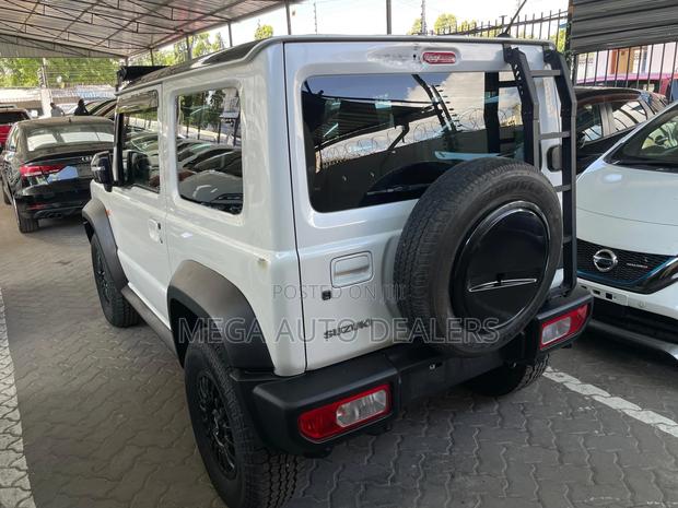 Suzuki Jimny 2021 White
