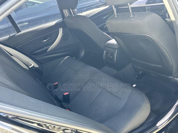 BMW 320i Sedan RWD 2017 Black