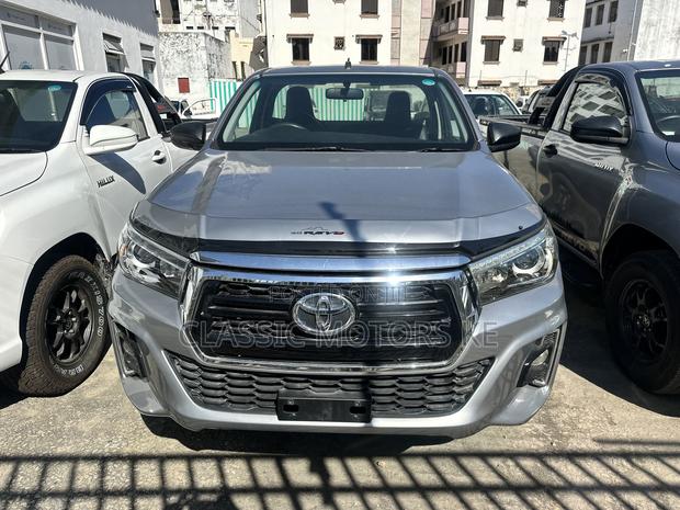 Toyota Hilux Revo Single Cab Deisel 2.8 AWD 2018 Silver