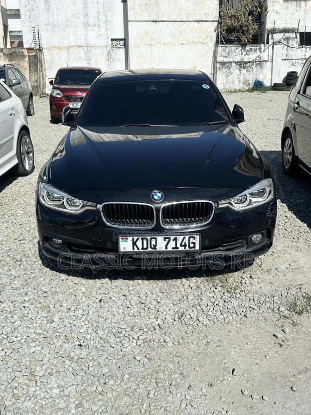 BMW 320i Sedan RWD 2017 Black