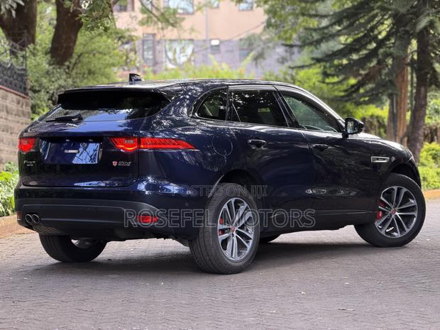 Jaguar F-Pace 20d R-Sport AWD 2019 Blue