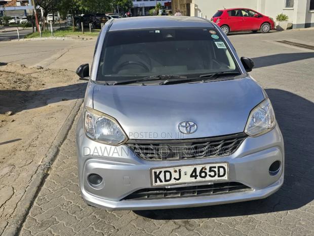 Toyota Passo 2017 Silver