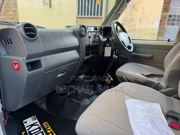 Toyota Land Cruiser Prado 2018 White