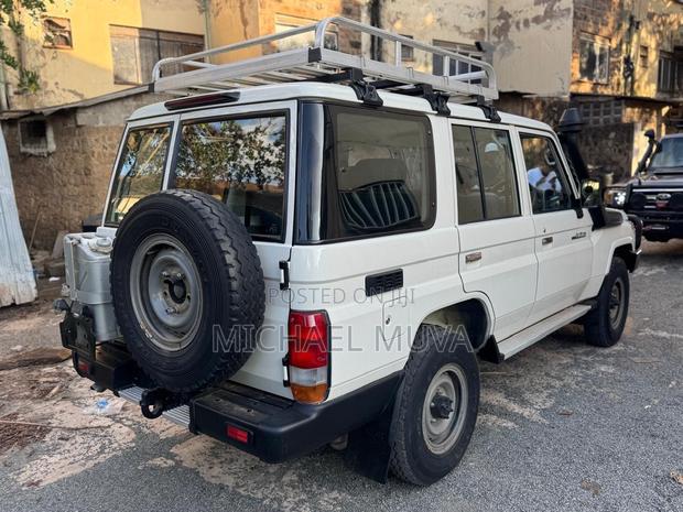 Toyota Land Cruiser Prado 2018 White