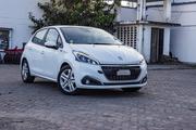 Peugeot 208 2018 White for sale
