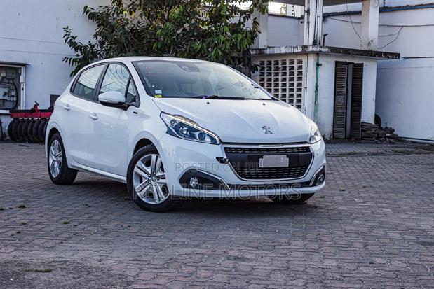 Peugeot 208 2018 White