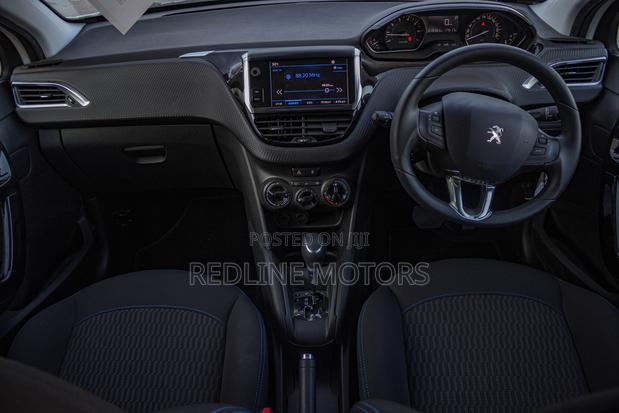 Peugeot 208 2018 White