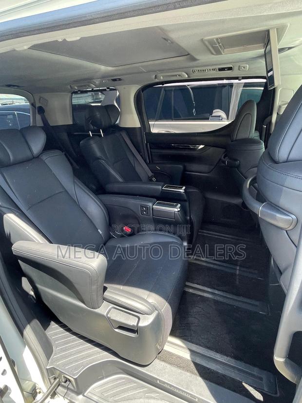 Toyota Alphard 2018 White