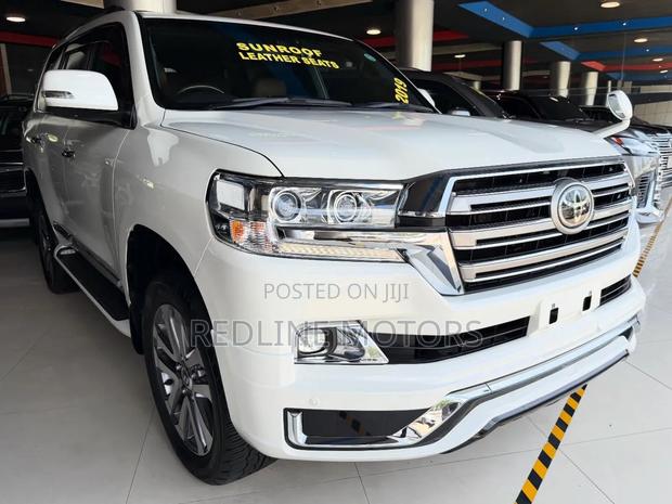 Toyota Land Cruiser 4.6 V8 ZX 2019 White
