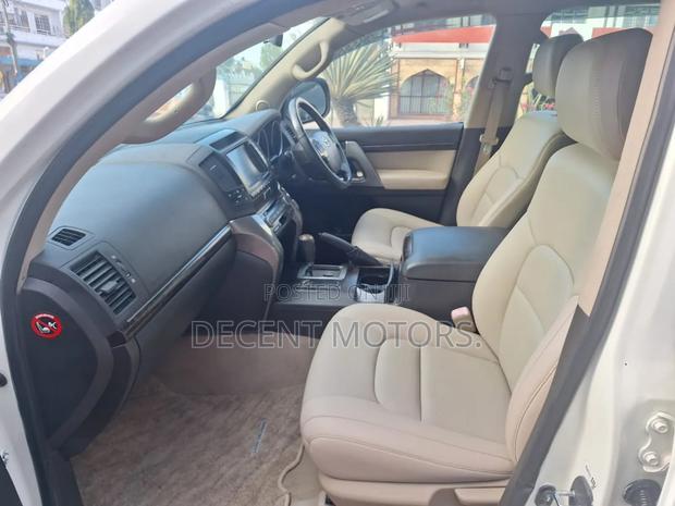 Toyota Land Cruiser 2008 White