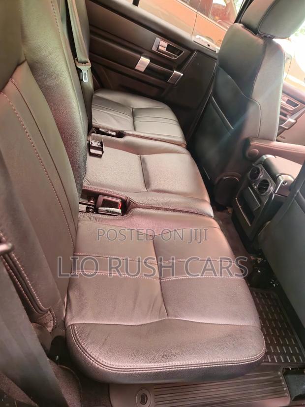 Land Rover Discovery 2015 White