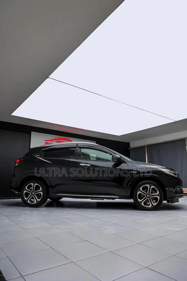 Honda Vezel 2018 Black