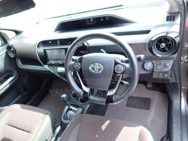 Toyota Aqua 2018 Gray