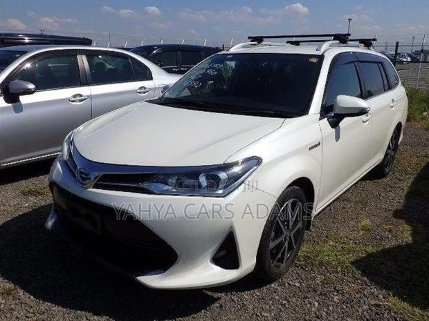 Toyota Corolla Fielder 1.5 Hybrid FWD 2018 White