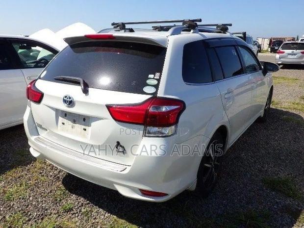 Toyota Corolla Fielder 1.5 Hybrid FWD 2018 White