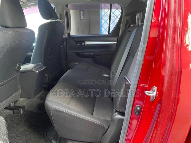Toyota Hilux 2018 Red