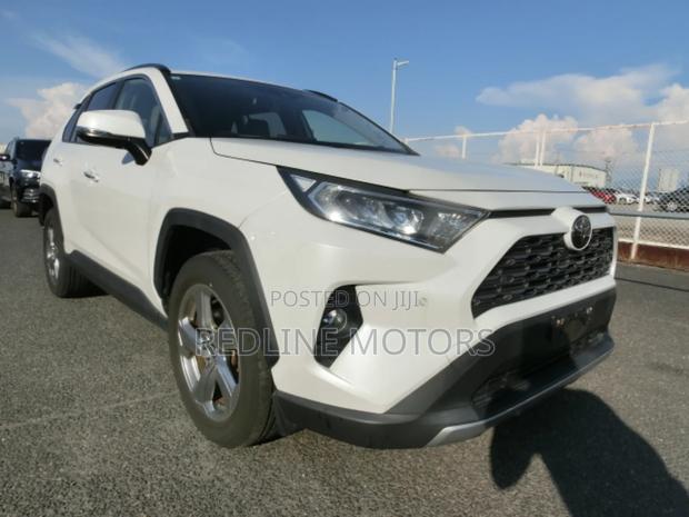 Toyota RAV4 2019 White