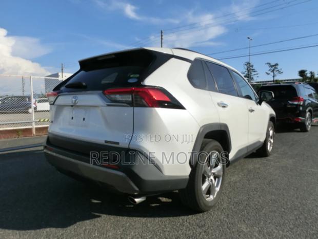 Toyota RAV4 2019 White
