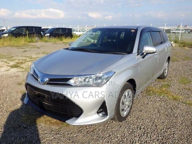 Toyota Corolla Fielder 1.5 Hybrid FWD 2018 Silver