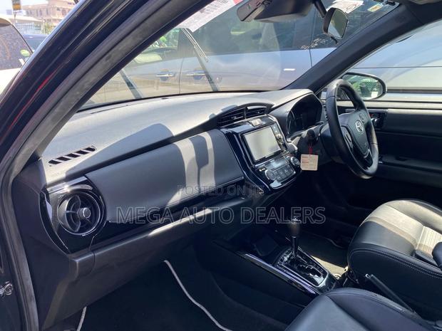 Toyota Corolla Fielder 2018 Black
