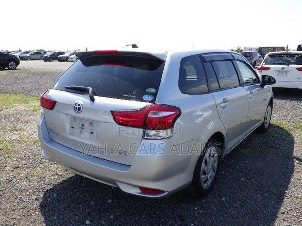 Toyota Corolla Fielder 1.5 Hybrid FWD 2018 Silver