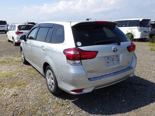Toyota Corolla Fielder 1.5 Hybrid FWD 2018 Silver