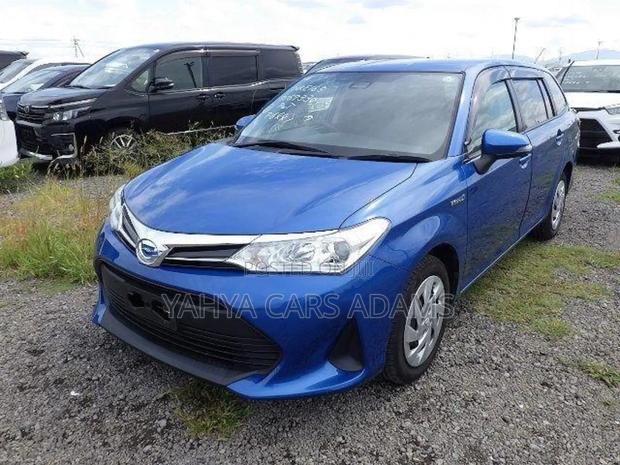 Toyota Corolla Fielder 1.5 Hybrid FWD 2018 Blue