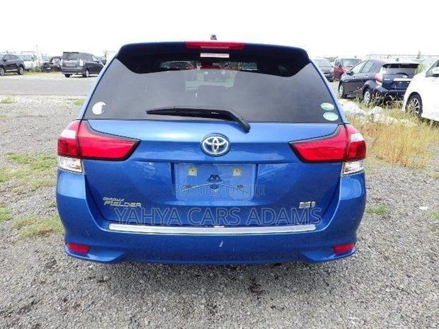 Toyota Corolla Fielder 1.5 Hybrid FWD 2018 Blue