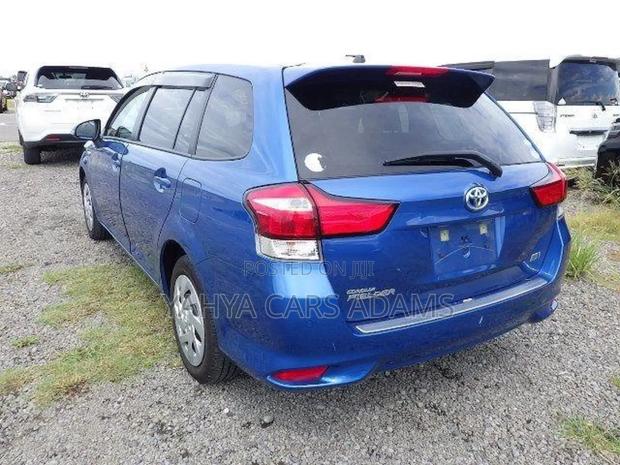 Toyota Corolla Fielder 1.5 Hybrid FWD 2018 Blue