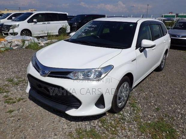 Toyota Corolla Fielder 1.5 Hybrid FWD 2018 Pearl