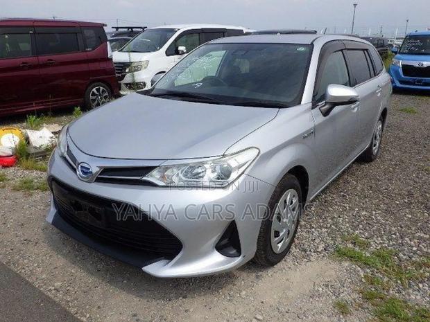 Toyota Corolla Fielder 1.5 Hybrid FWD 2018 Silver