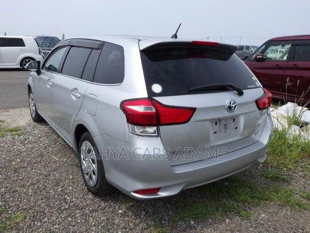 Toyota Corolla Fielder 1.5 Hybrid FWD 2018 Silver