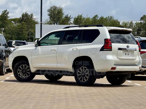 Toyota Land Cruiser Prado 2.7 2019 White
