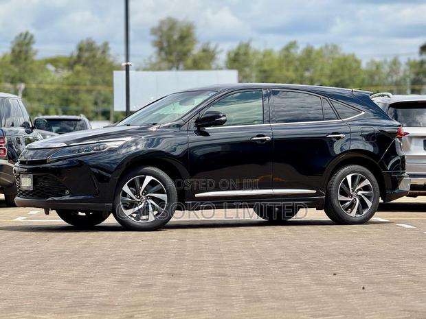 Toyota Harrier 2.0 2019 Black