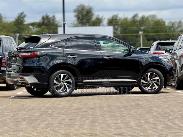 Toyota Harrier 2.0 2019 Black