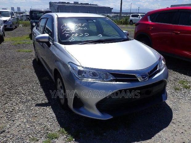 Toyota Axio 1.5 Hybrid 2WD 2019 Silver