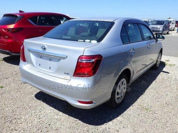 Toyota Axio 1.5 Hybrid 2WD 2019 Silver