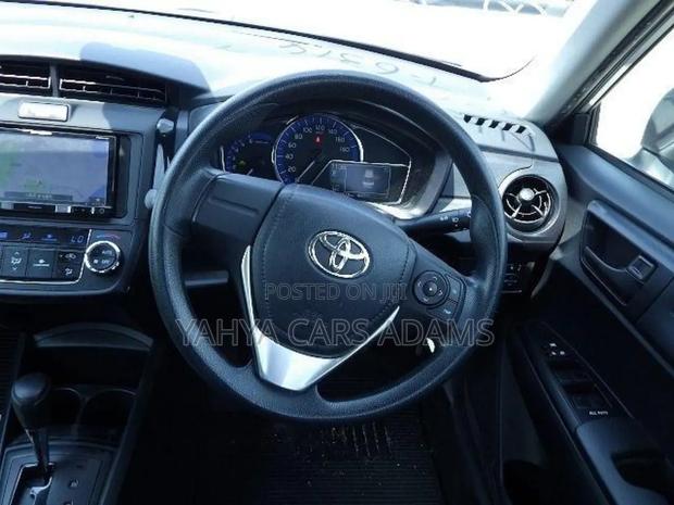 Toyota Axio 1.5 Hybrid 2WD 2019 Silver