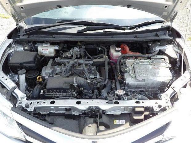 Toyota Axio 1.5 Hybrid 2WD 2019 Silver