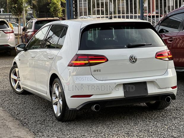 Volkswagen Golf GTI 2.0T S 2018 White