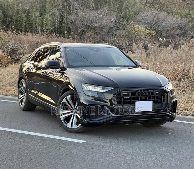 Audi Q8 2021 Black