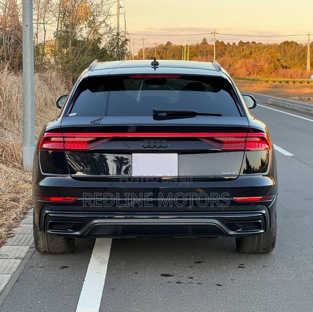Audi Q8 2021 Black