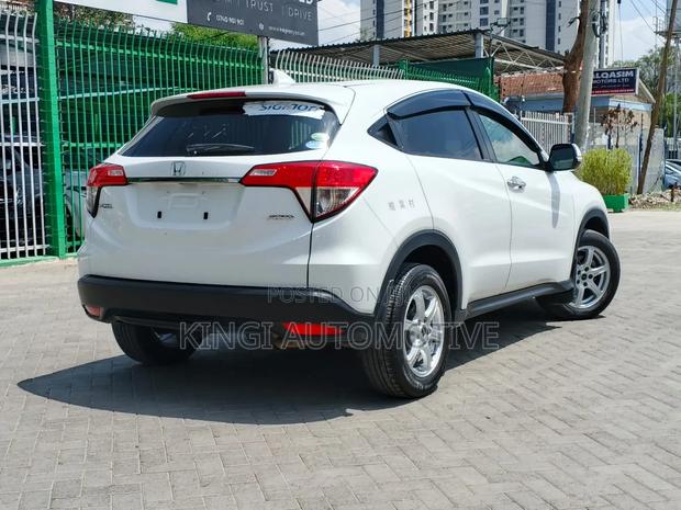 Honda Vezel 1.5 Hybrid 4WD 2017 White