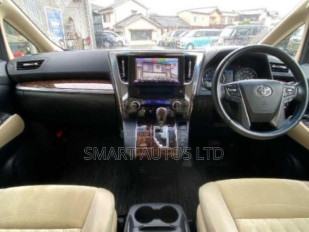 Toyota Alphard 2018 Pearl
