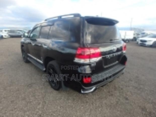 Toyota Land Cruiser 4.6 V8 ZX 2020 Black