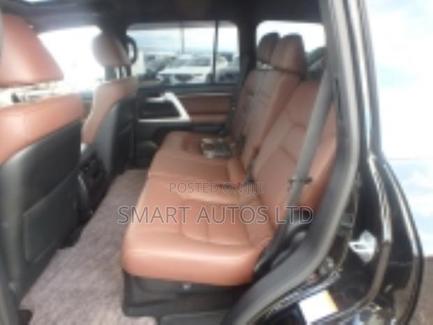 Toyota Land Cruiser 4.6 V8 ZX 2020 Black