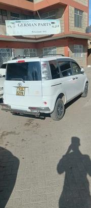 Toyota Sienta 2015 White for sale