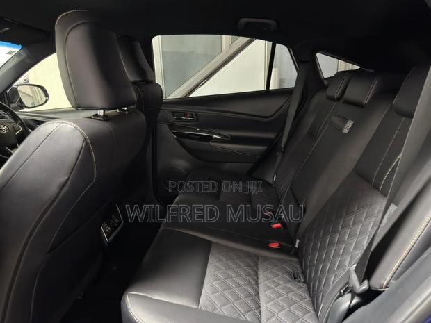 Toyota Harrier 2.5 Hybrid 4WD 2018 Blue