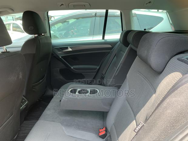 Volkswagen Golf Variant 2018 White